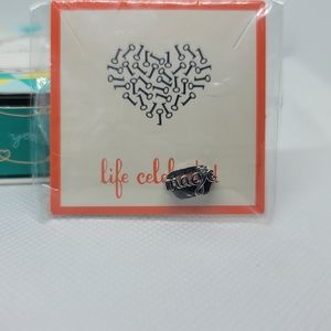 Keep collective jewelry